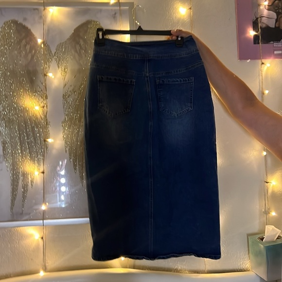 New - Picture 2 of 2